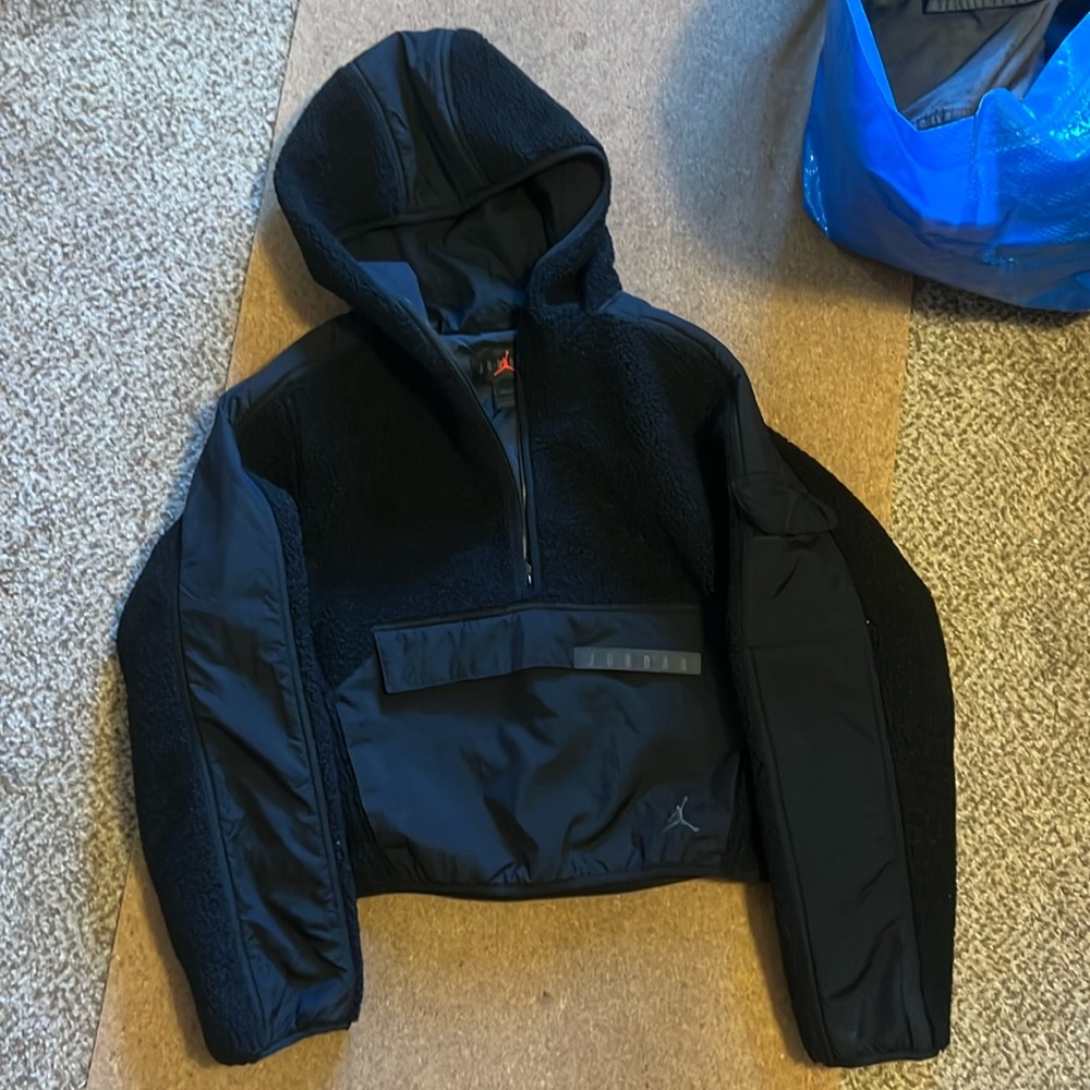 Jordan fleece Nike Air - size: S | P | CH (worn twice) like new.